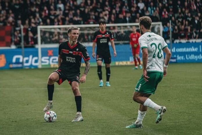 Kristoffer Askildsen1